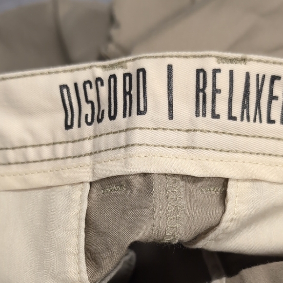 NWT Freeworld Chino Flat Front Casual Shorts with Relaxed Fit. Size 32 - Picture 4 of 5